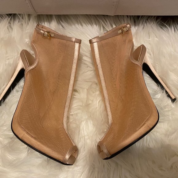 Giambattista Valli Nude Pink Mesh Style Peep Zip Booties SZ 38 - Picture 1 of 11